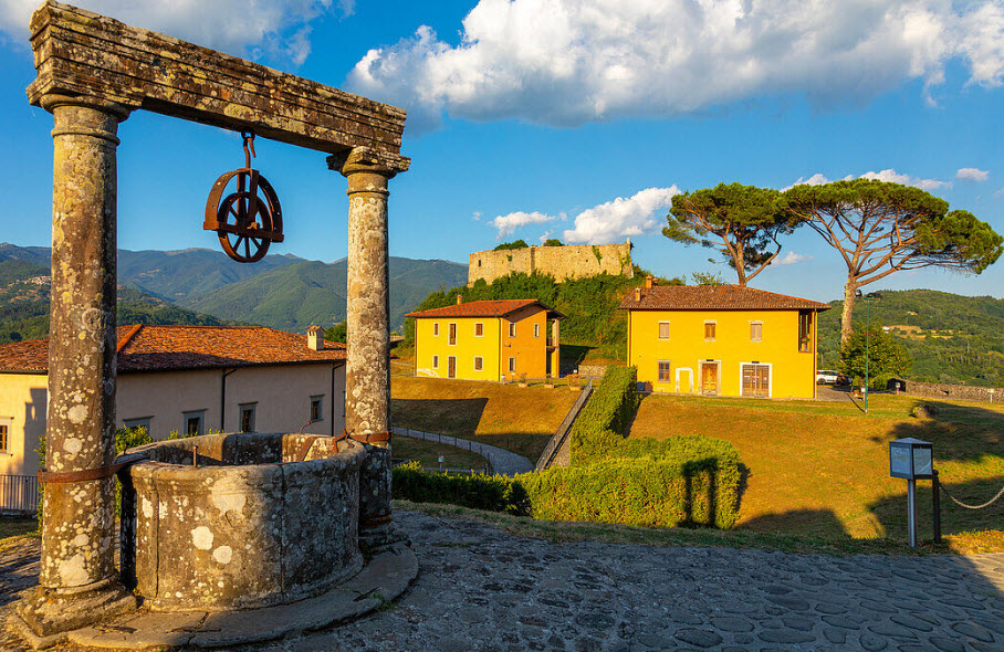 Mount Alfonso Fortress, Italy